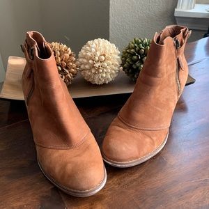 Gianni Bini Boots Womens 7M Ankle Booties Heel Side Zip Brown Leather